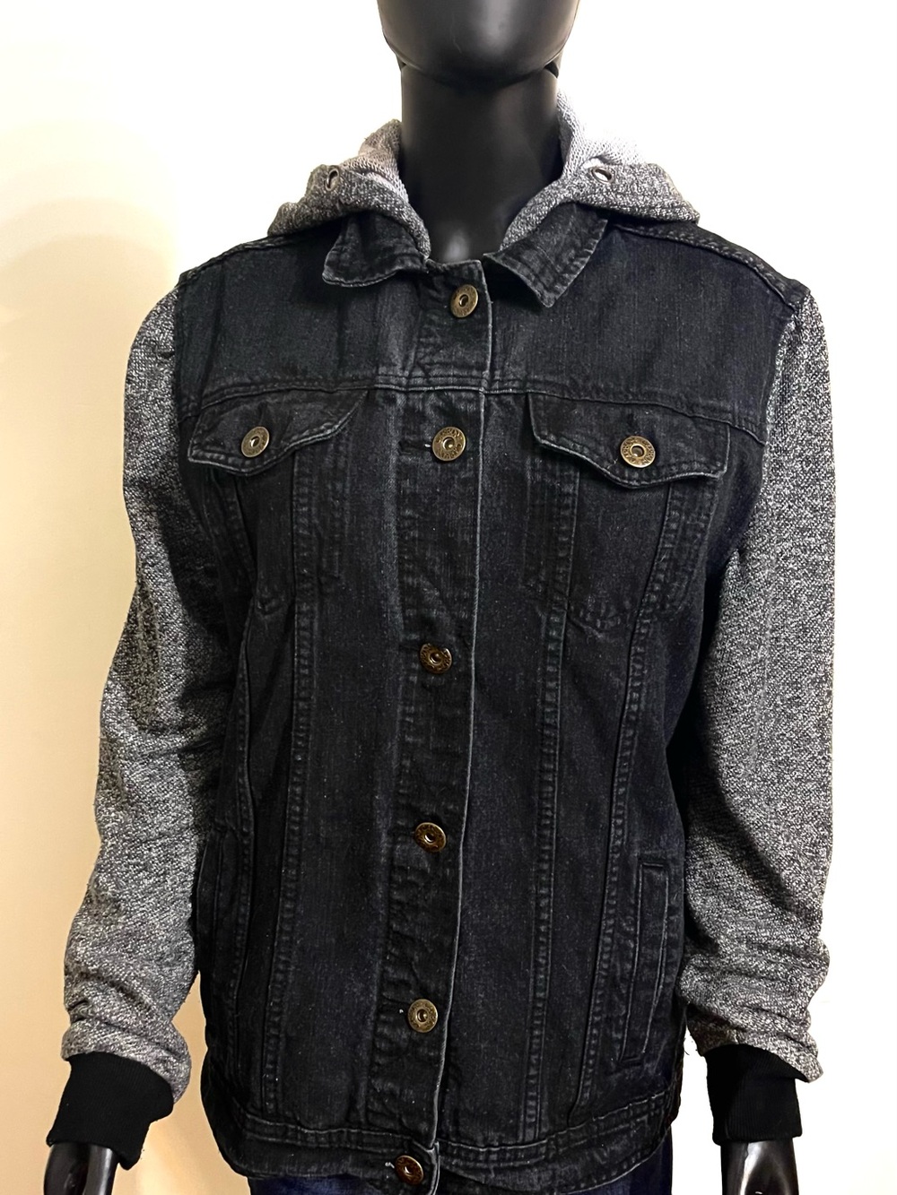 Men’s Black Denim Jacket with Gray Knit Hooded Sleeves Size M